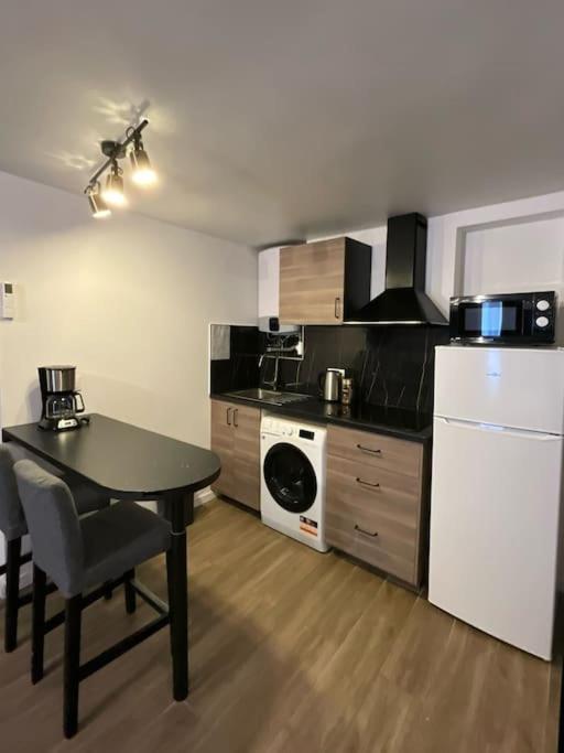 Ks Paris Studio Appart Near Station Gare Du Nord And Gare De L Est Exterior foto